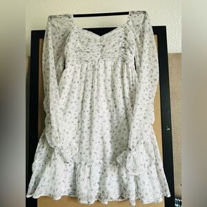 Hollister White Floral Long Sleeve Dress